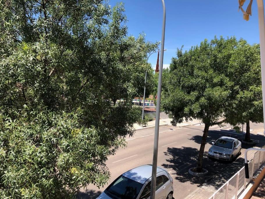 Vut El Parque -Con Piscina En Verano - Aparcamiento En Calle Y Parking Gratis En El Centro Ciudad Real Exterior foto